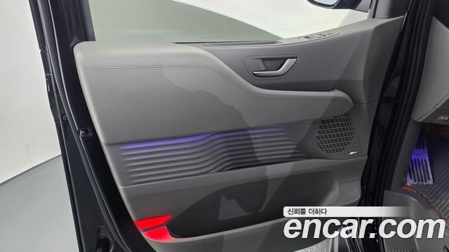 Hyundai Staria HEV 1.6 Lounge 7-Seater Inspiration 2025 — фото 25