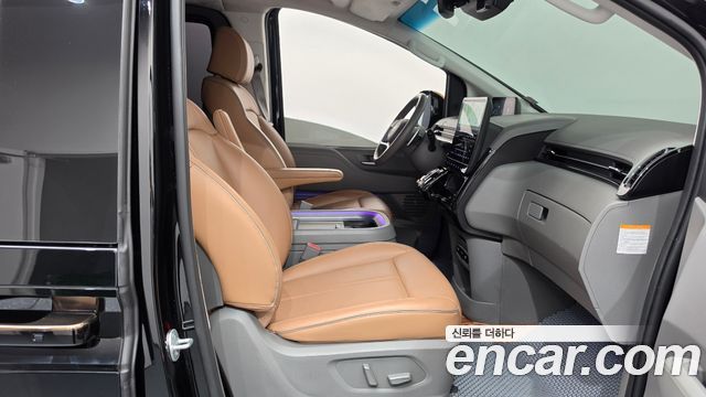 Hyundai Staria HEV 1.6 Lounge 7-Seater Inspiration 2025 — фото 26