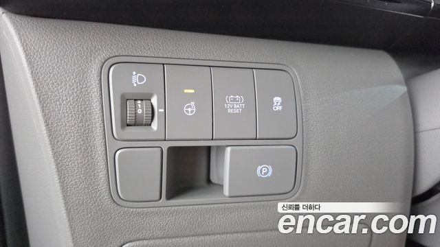 Hyundai Staria HEV 1.6 Lounge 7-Seater Inspiration 2025 — фото 29
