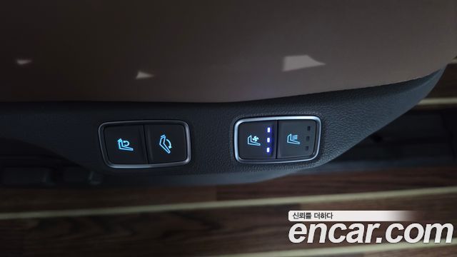 Hyundai Staria HEV 1.6 Lounge 7-Seater Inspiration 2025 — фото 31