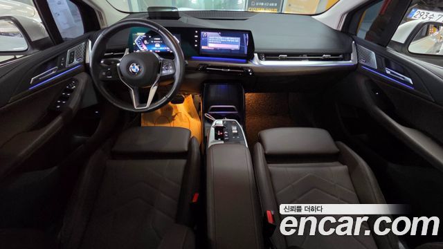 BMW 2 Series Active Tourer (U06) 220i Luxury 2024 — фото 6