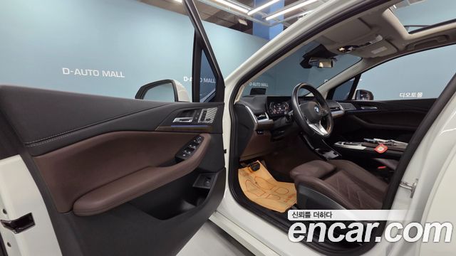 BMW 2 Series Active Tourer (U06) 220i Luxury 2024 — фото 9