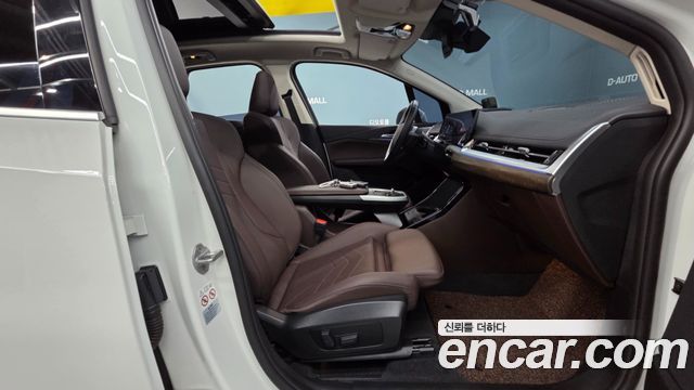 BMW 2 Series Active Tourer (U06) 220i Luxury 2024 — фото 17