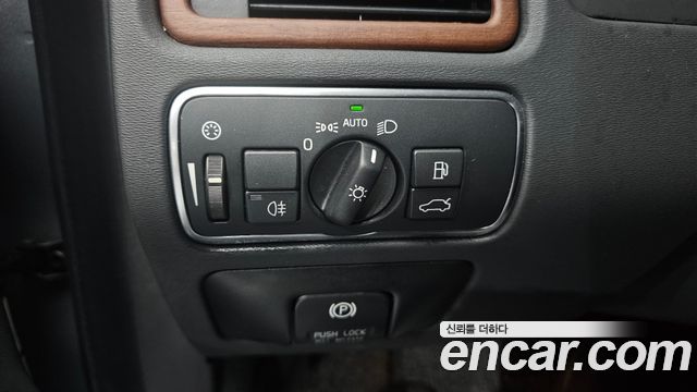 Volvo XC70 D5 3rd 2014 — фото 13