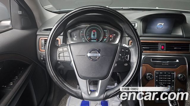 Volvo XC70 D5 3rd 2014 — фото 14