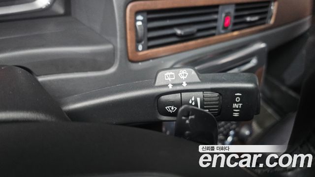 Volvo XC70 D5 3rd 2014 — фото 15