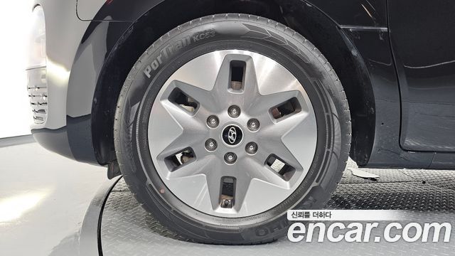 Hyundai Staria Tourer 9-Seater Modern 2023 — фото 5