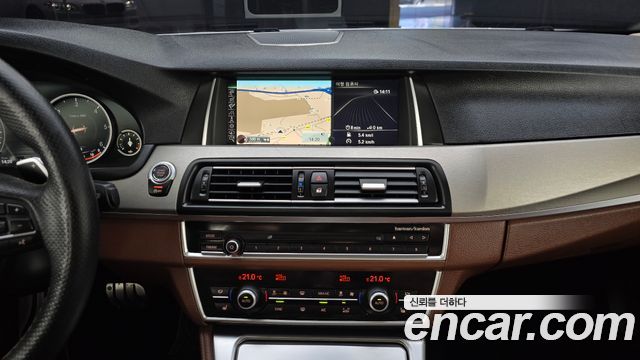 BMW 5 Series (F10) 530d xDrive M Aero Dynamic 2015 — фото 13