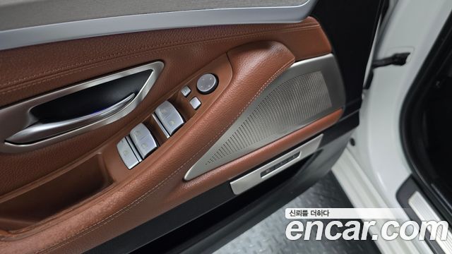 BMW 5 Series (F10) 530d xDrive M Aero Dynamic 2015 — фото 15