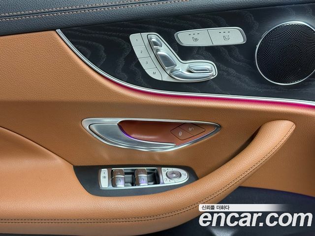 Mercedes-Benz E-Class (W213) E220d Cabriolet 2018 — фото 17