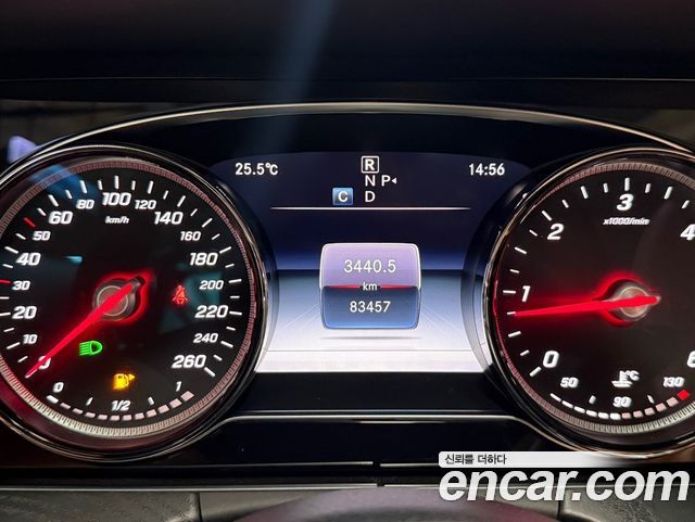 Mercedes-Benz E-Class (W213) E220d Cabriolet 2018 — фото 19