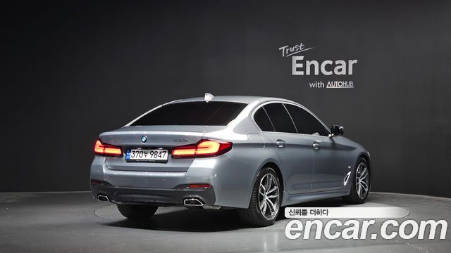 BMW 5 Series (G30) 520i M Sport 2023 — фото 2