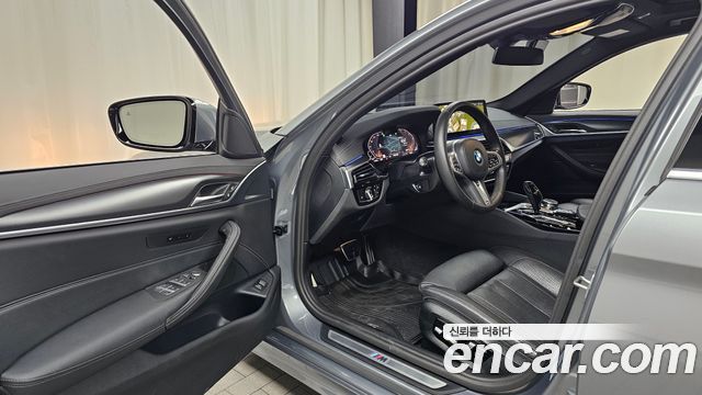 BMW 5 Series (G30) 520i M Sport 2023 — фото 10