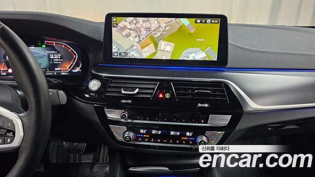BMW 5 Series (G30) 520i M Sport 2023 — фото 12