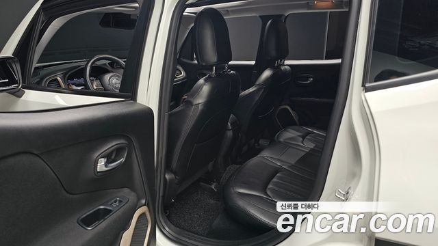 Jeep Renegade 2.0 Diesel Longitude AWD 2016 — фото 12