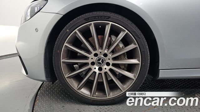 Mercedes-Benz E-Class (W213) E350 4MATIC AMG Line 2022 — фото 5