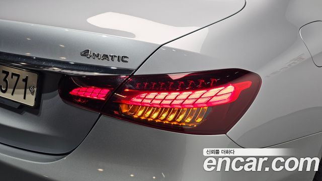 Mercedes-Benz E-Class (W213) E350 4MATIC AMG Line 2022 — фото 23
