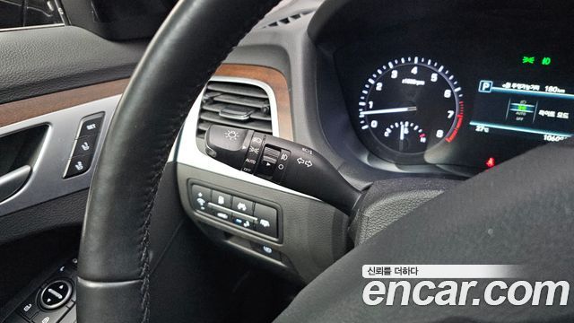 Genesis G80 3.3 GDI AWD Premium Luxury 2017 — фото 17