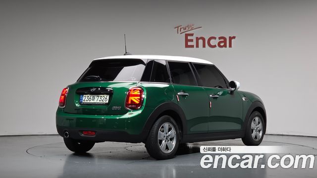 MINI Cooper 5Door Standard 3rd 2021 — фото 2