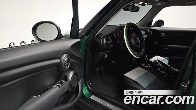MINI Cooper 5Door Standard 3rd 2021 — фото 10