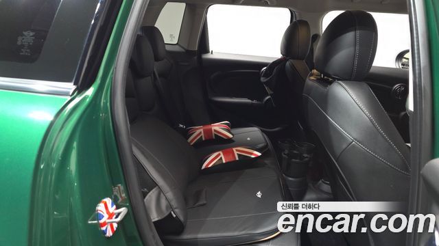 MINI Cooper 5Door Standard 3rd 2021 — фото 11