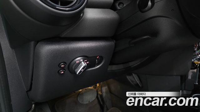 MINI Cooper 5Door Standard 3rd 2021 — фото 30