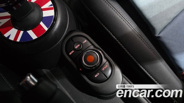 MINI Cooper 5Door Standard 3rd 2021 — фото 31