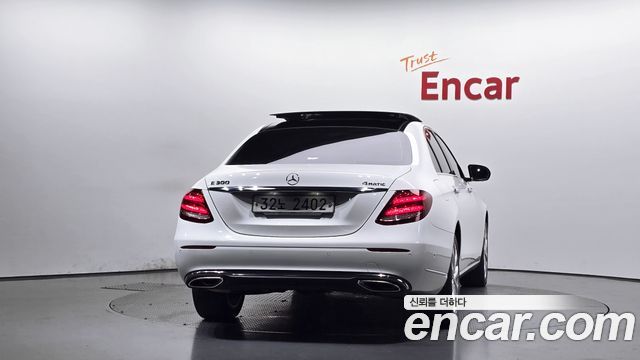 Mercedes-Benz E-Class (W213) E300 4MATIC Exclusive 2019 — фото 4