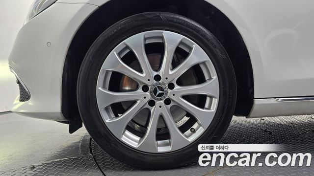 Mercedes-Benz E-Class (W213) E300 4MATIC Exclusive 2019 — фото 5