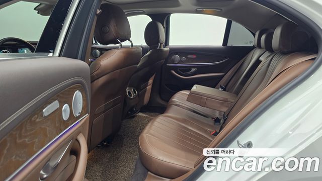Mercedes-Benz E-Class (W213) E300 4MATIC Exclusive 2019 — фото 16