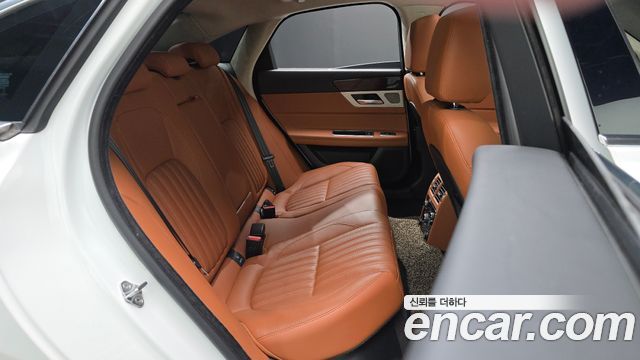 Jaguar XF (X260) 20d Portfolio 2020 — фото 11