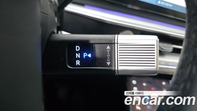 Hyundai Grandeur (GN7) 2,5 Gasoline 2WD Exclusive 2023 — фото 9