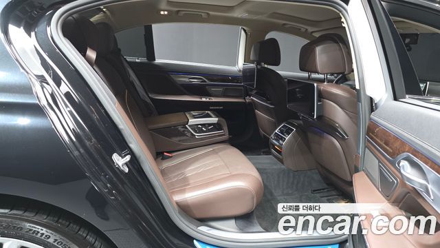 BMW 7 Series (G11) 740Li xDrive 2016 — фото 12