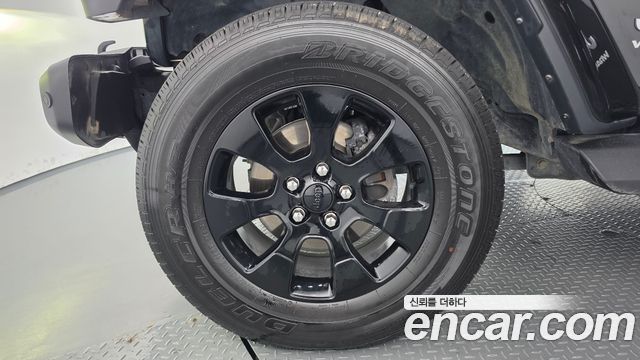 Jeep Wrangler (JL) 2.0 Overland Power Top 4Door 2023 — фото 5