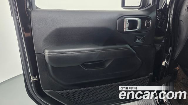 Jeep Wrangler (JL) 2.0 Overland Power Top 4Door 2023 — фото 24