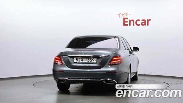 Mercedes-Benz E-Class (W213) E200 Avantgarde 2017 — фото 4
