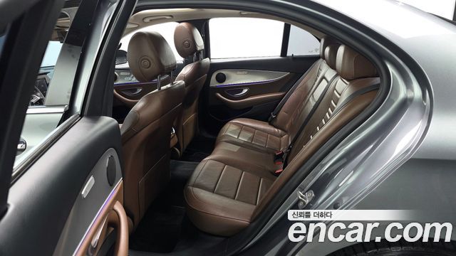 Mercedes-Benz E-Class (W213) E200 Avantgarde 2017 — фото 12