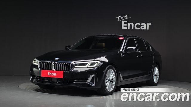 BMW 5 Series (G30) 520i Luxury 2023 — фото 1