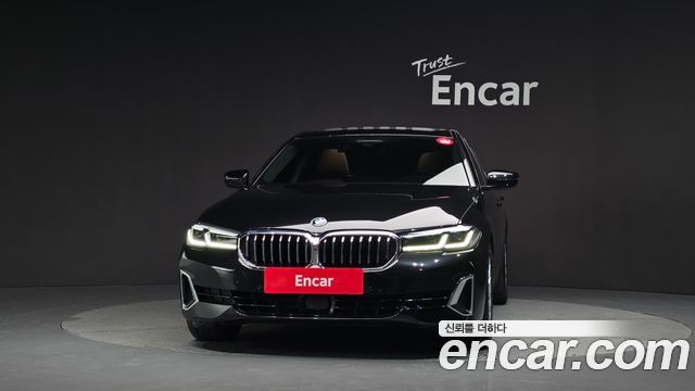 BMW 5 Series (G30) 520i Luxury 2023 — фото 3
