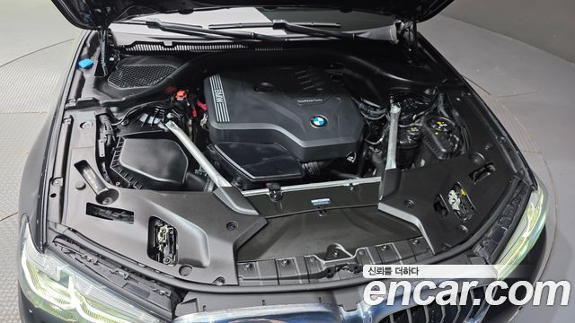 BMW 5 Series (G30) 520i Luxury 2023 — фото 6