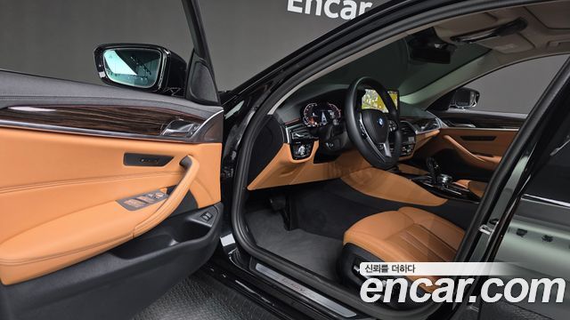 BMW 5 Series (G30) 520i Luxury 2023 — фото 10