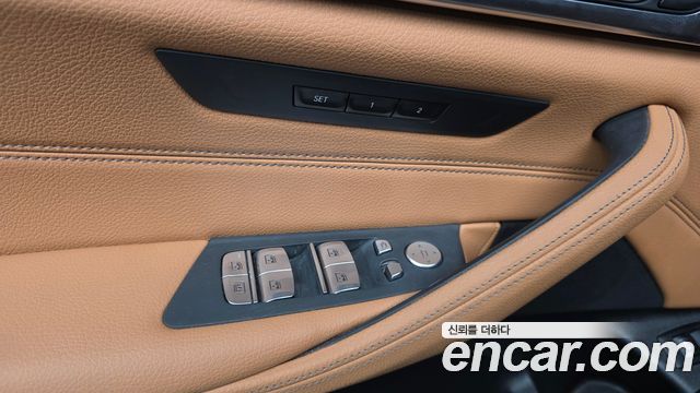 BMW 5 Series (G30) 520i Luxury 2023 — фото 11