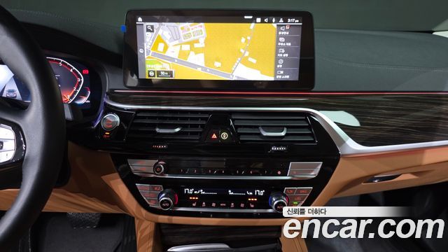 BMW 5 Series (G30) 520i Luxury 2023 — фото 13