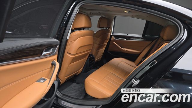 BMW 5 Series (G30) 520i Luxury 2023 — фото 15