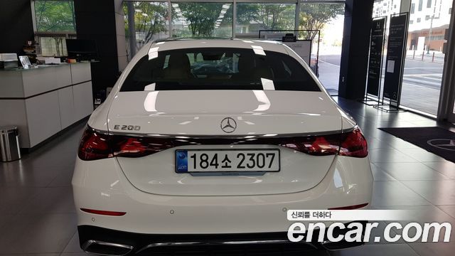 Mercedes-Benz E-Class (W214) E200 AMG Line 2026 — фото 4