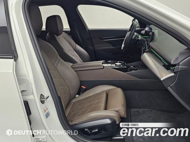BMW 5 Series (G60) 523d M Sport 2024 — фото 10