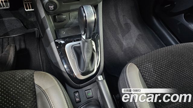 Renault Korea Clio Intens 2018 — фото 9