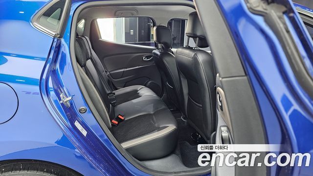 Renault Korea Clio Intens 2018 — фото 12