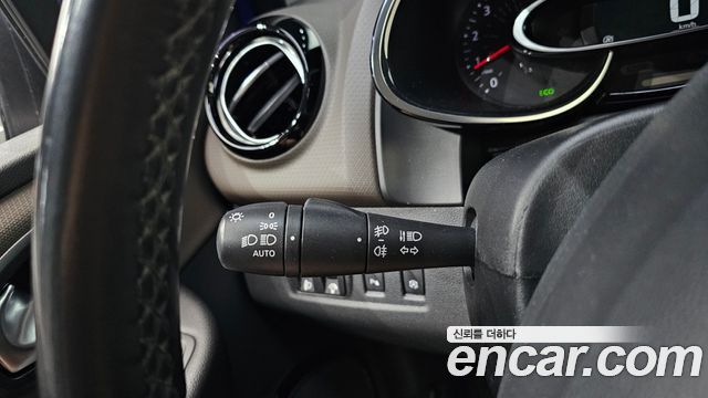 Renault Korea Clio Intens 2018 — фото 18