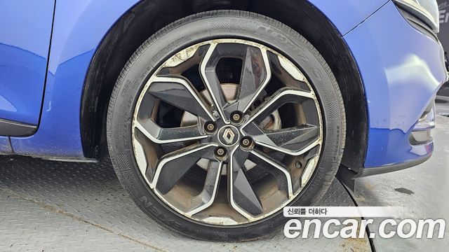 Renault Korea Clio Intens 2018 — фото 21